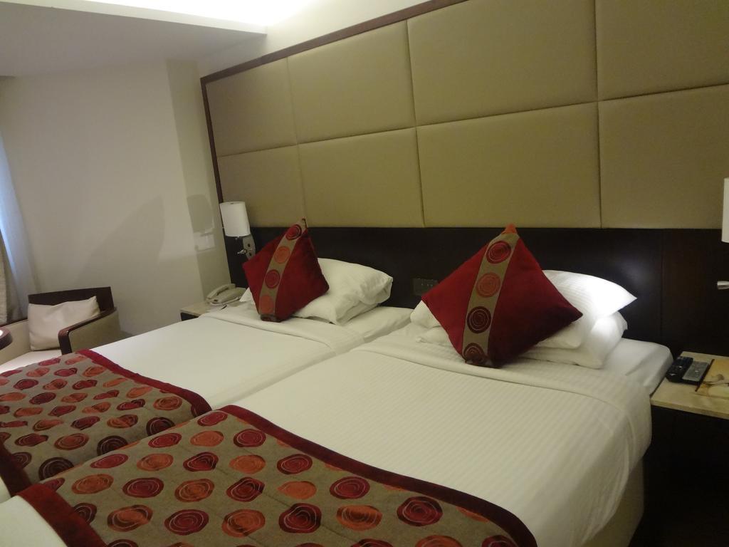 Ramee Guestline Hotel Juhu Mumbai Kültér fotó