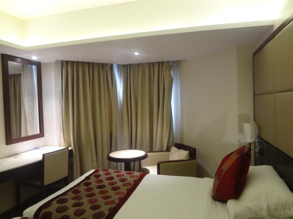 Ramee Guestline Hotel Juhu Mumbai Kültér fotó