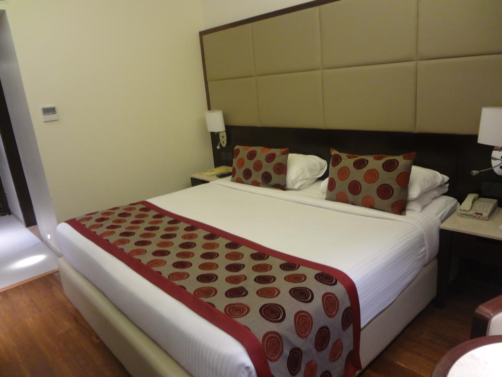 Ramee Guestline Hotel Juhu Mumbai Kültér fotó