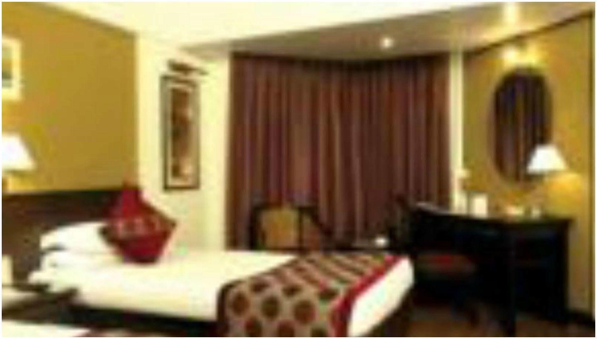 Ramee Guestline Hotel Juhu Mumbai Kültér fotó