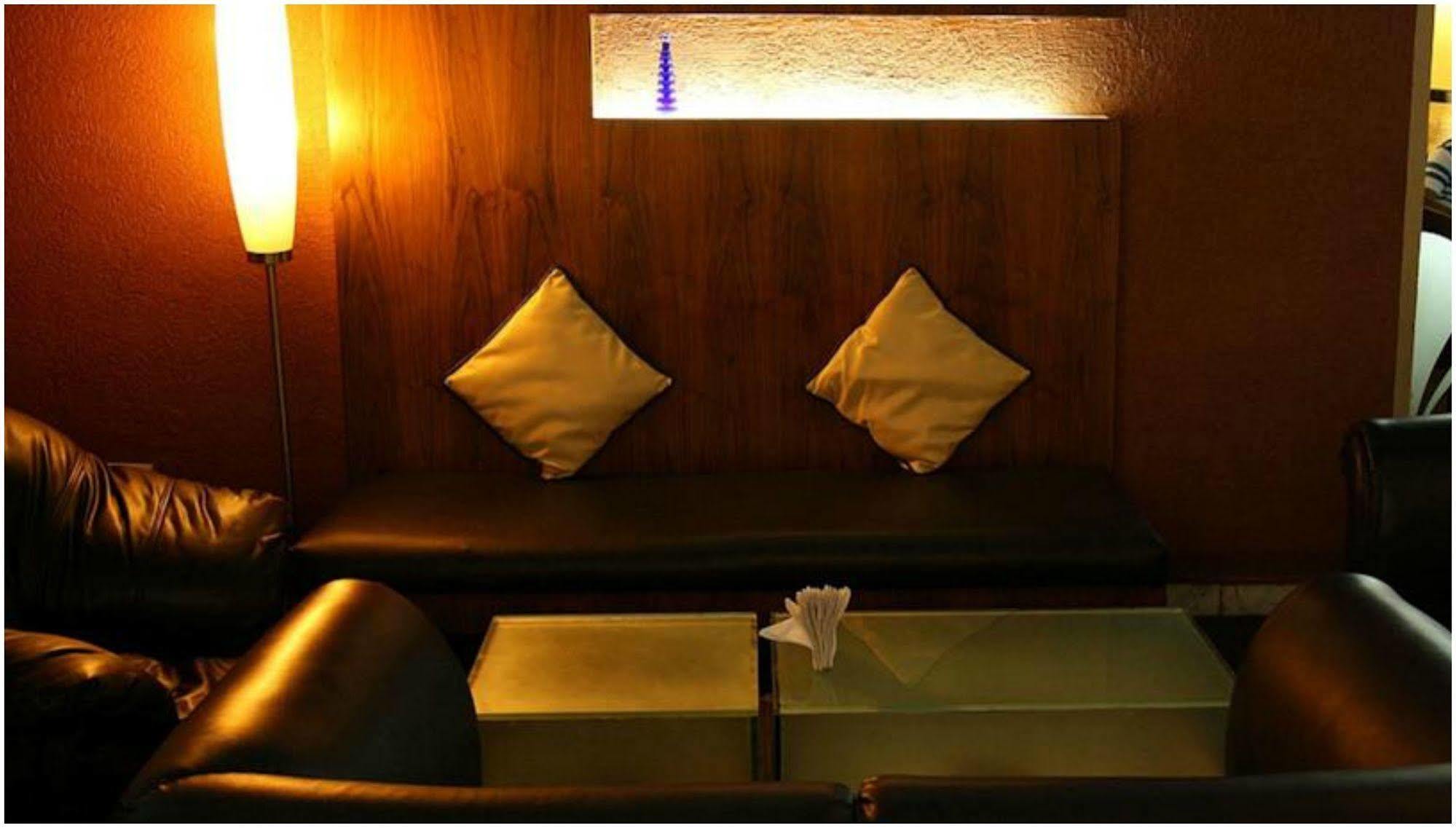 Ramee Guestline Hotel Juhu Mumbai Kültér fotó